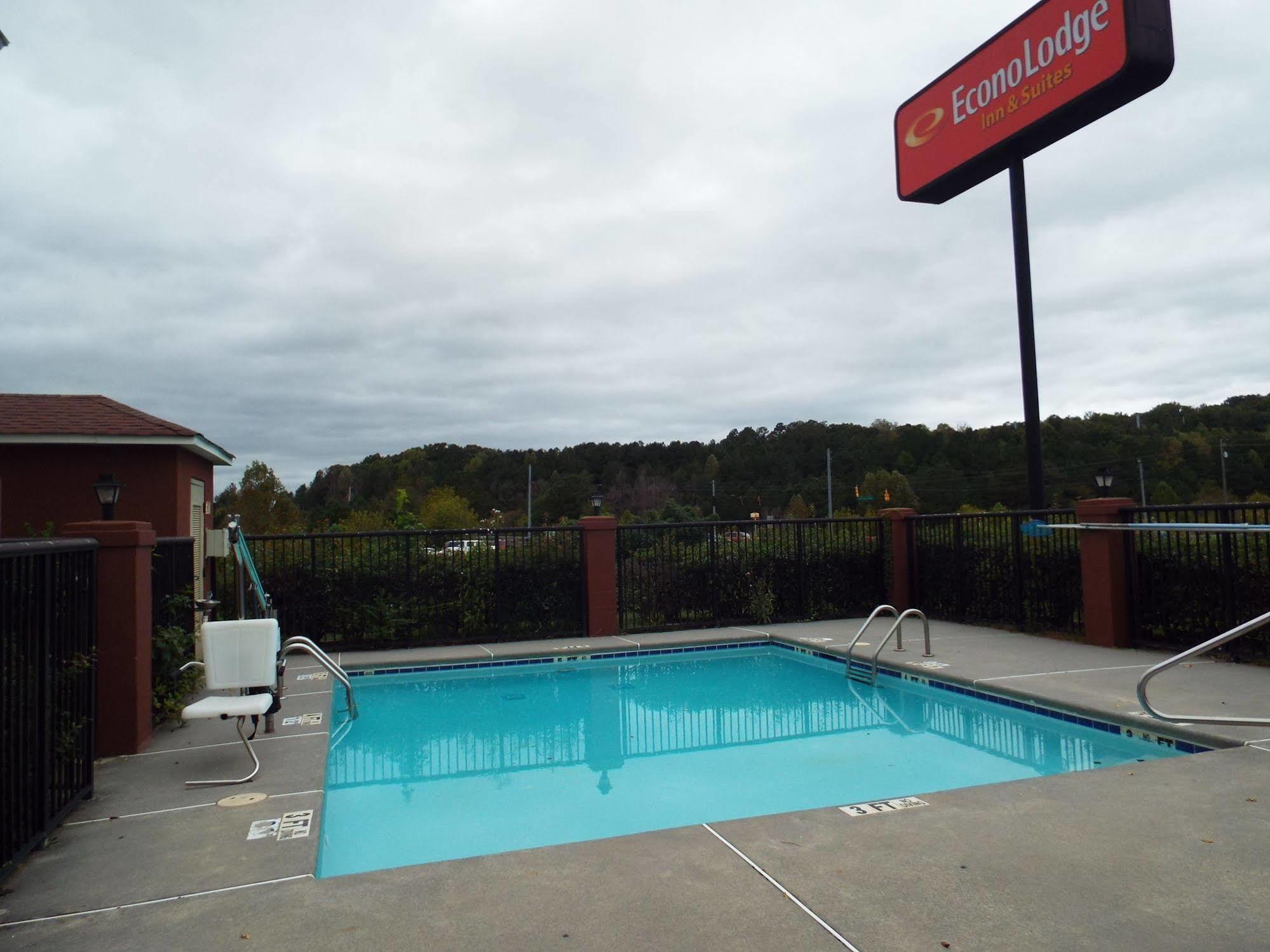 Quality Inn & Suites Canton, Ga Экстерьер фото